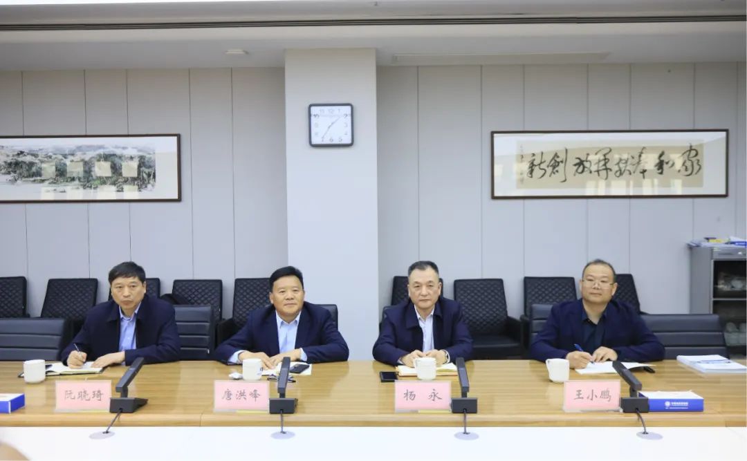 花花牛乳業(yè)集團(tuán)黨委書記、董事長(zhǎng)唐洪峰一行赴中原食品實(shí)驗(yàn)室同中國(guó)工程院院士、中原食品實(shí)驗(yàn)室主任任發(fā)政座談交流