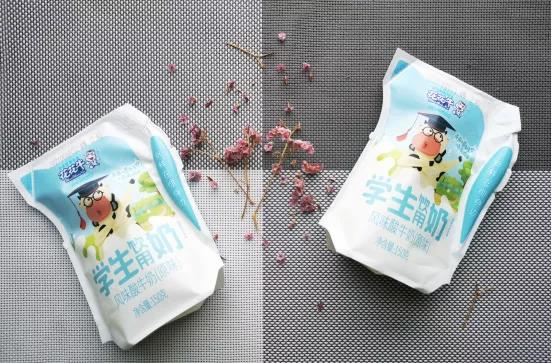 花花牛首款愛克林低溫學(xué)生飲用酸牛奶上市啦?。?！