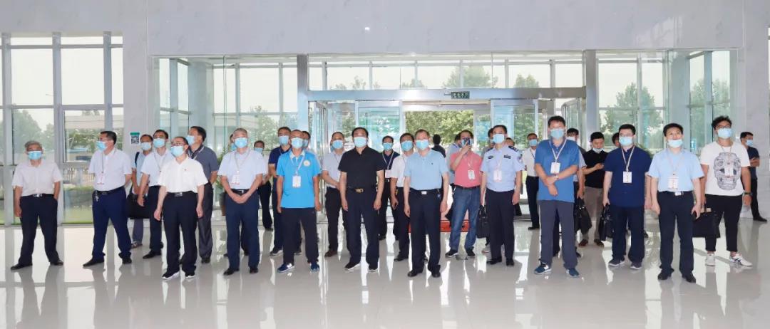 鄭州市安全生產(chǎn)雙重預(yù)防體系建設(shè)現(xiàn)場(chǎng)觀摩會(huì)在花花牛乳業(yè)集團(tuán)鄭州分公司召開(kāi) 鄭州市安全生產(chǎn)雙重預(yù)防體系建設(shè)現(xiàn)場(chǎng)觀摩會(huì)在花花牛乳業(yè)集團(tuán)鄭州分公司召開(kāi)