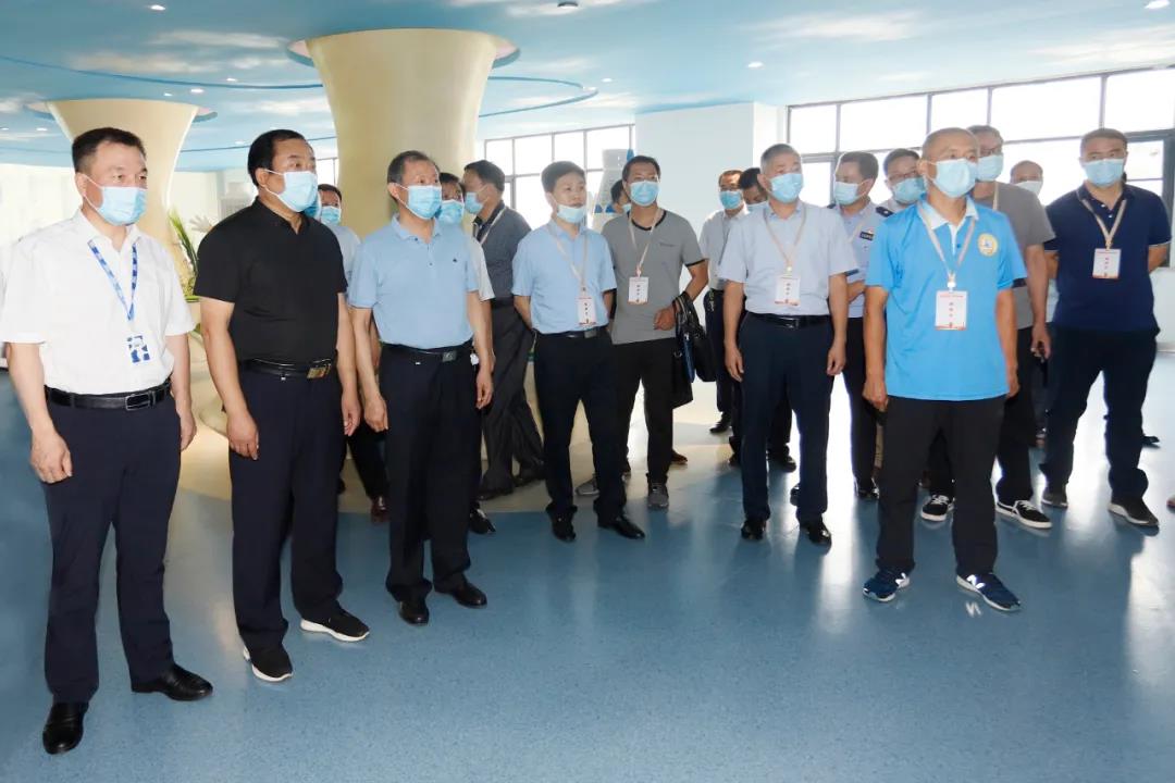 鄭州市安全生產(chǎn)雙重預(yù)防體系建設(shè)現(xiàn)場(chǎng)觀摩會(huì)在花花牛乳業(yè)集團(tuán)鄭州分公司召開(kāi) 鄭州市安全生產(chǎn)雙重預(yù)防體系建設(shè)現(xiàn)場(chǎng)觀摩會(huì)在花花牛乳業(yè)集團(tuán)鄭州分公司召開(kāi)