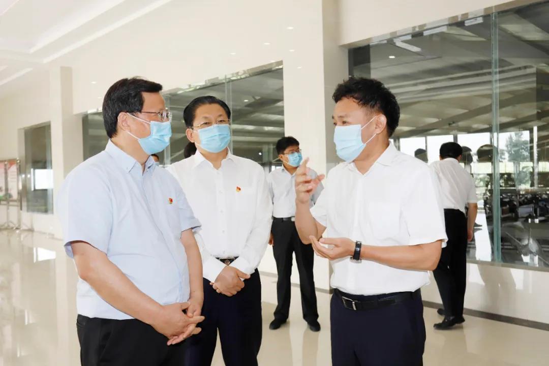 快訊 | 河南省委常委、省紀(jì)委書記、省監(jiān)委主任任正曉蒞臨花花牛乳業(yè)集團(tuán)新蔡瑞亞牧場調(diào)研