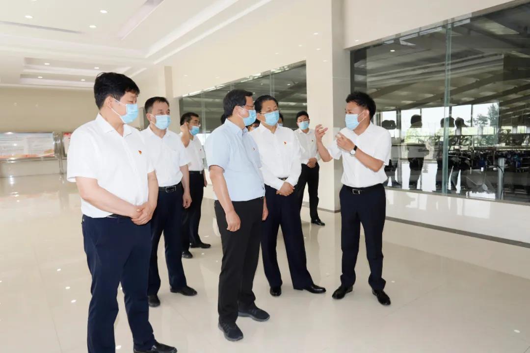 快訊 | 河南省委常委、省紀(jì)委書記、省監(jiān)委主任任正曉蒞臨花花牛乳業(yè)集團(tuán)新蔡瑞亞牧場調(diào)研