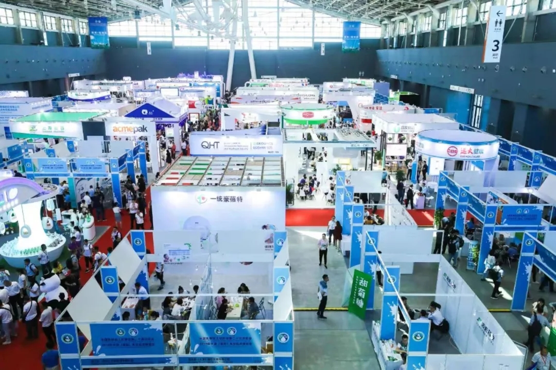 中國乳制品工業(yè)協(xié)會第二十五次年會召開！花花?？偛枚T峰獲“振興乳業(yè)領(lǐng)軍人”榮譽(yù)稱號