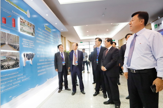 花花牛亮相中國奶業(yè)20強呼倫貝爾峰會，共話中國奶業(yè)振興！