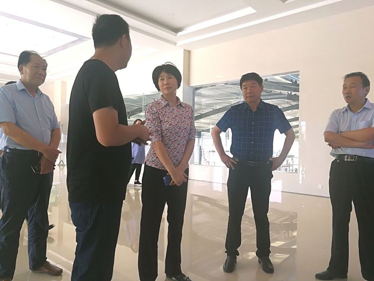 駐馬店市委常委、統(tǒng)戰(zhàn)部長姚新文 蒞臨花花牛乳業(yè)集團總部調(diào)研
