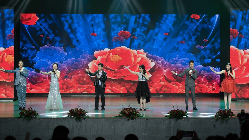 “不忘初心、聚力前行” 花花牛集團2018迎新春聯(lián)歡會隆重舉行