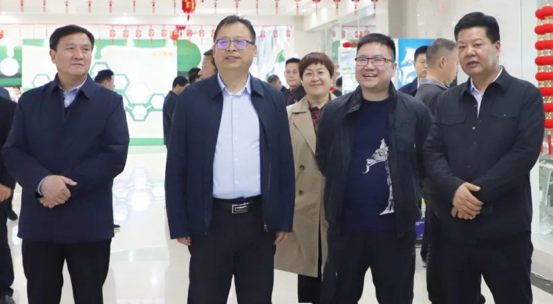 花花牛丨駐馬店市遂平縣政協(xié)黨組書記、主席張衛(wèi)東一行蒞臨花花牛魯山瑞亞牧場參觀