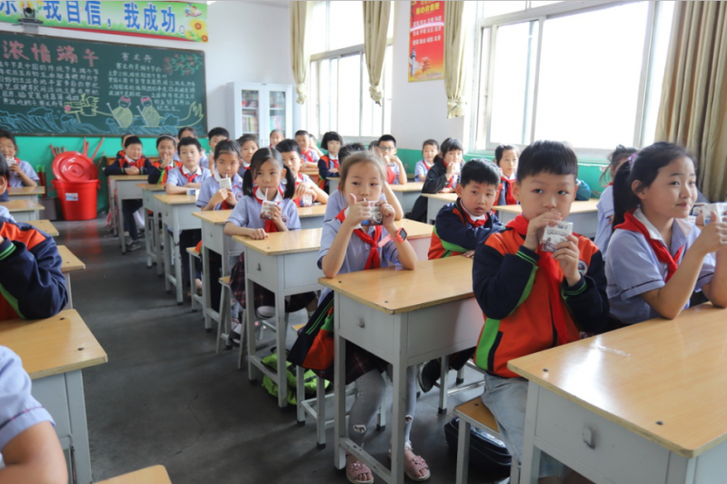 做好一杯放心奶 ——“花花?！背砷L(zhǎng)記